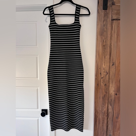 ZARA MAXI DRESS - Picture 1 of 3